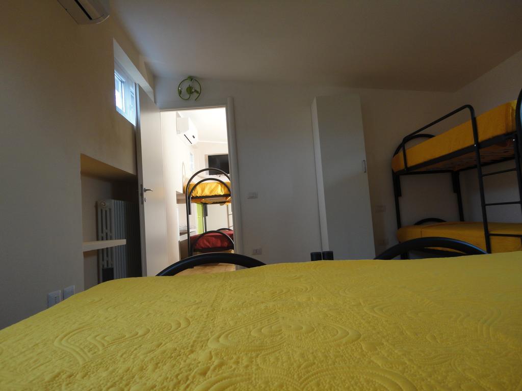 Pavia Ostello Bagian luar foto