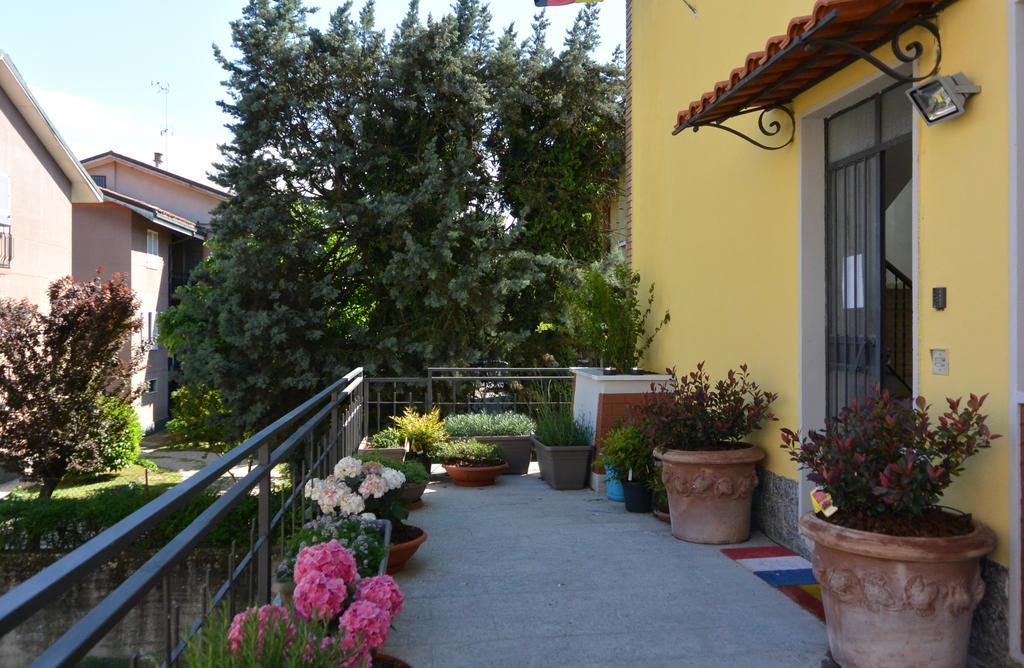 Pavia Ostello Bagian luar foto