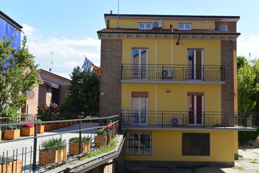 Pavia Ostello Bagian luar foto